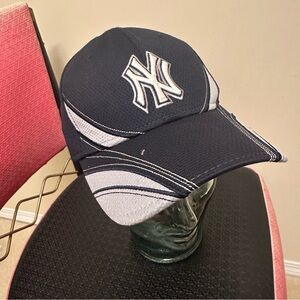 ⭐️ New Era Navy and Gray 39THIRTY Cap